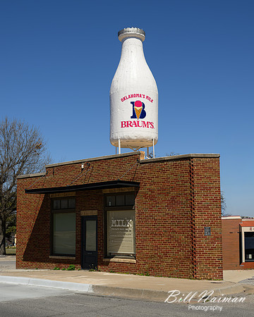 RT 66-Braum's Milk Bottle Grocery-2026_03_19-0322
