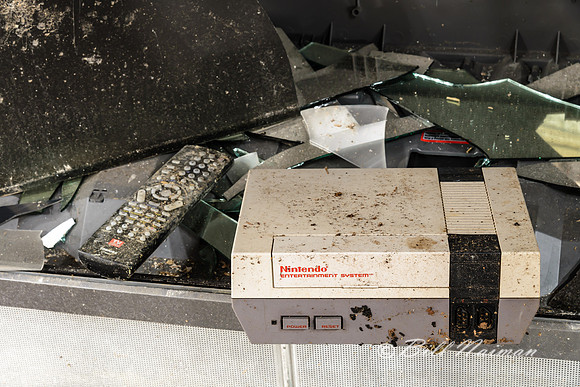 Abandoned House #1 - (10) Nintendo