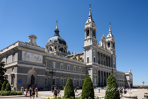 Almudena Cathedral Madrid Spain (1)
