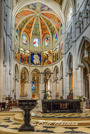 Almudena Cathedral Alter (2)