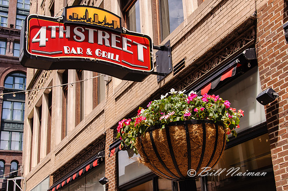 4th St Bar and Grill